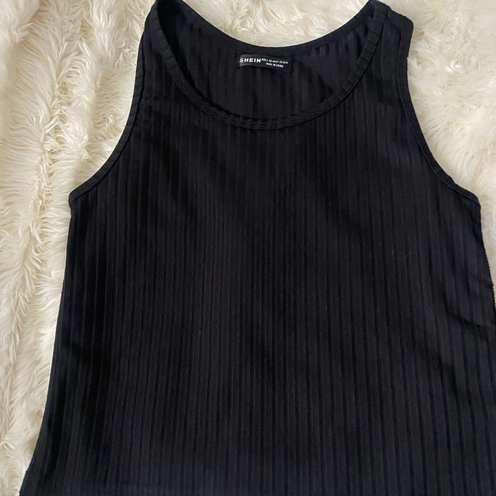 tank tops - Picture 3 of 3